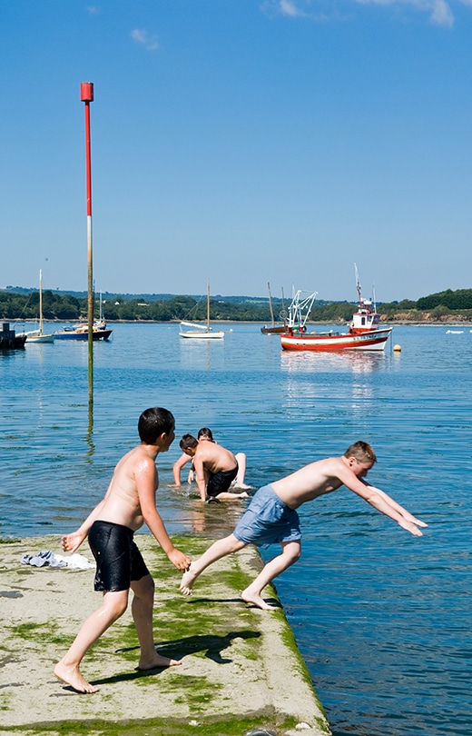 Swimming at the port of Tinduff in Plougastel-Daoulas